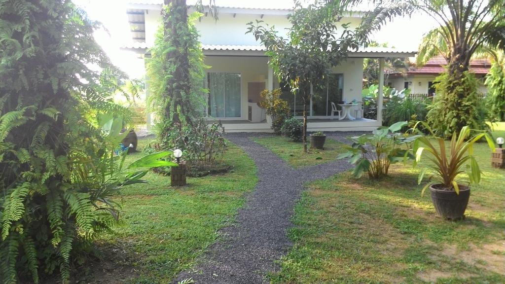 Aathid Garden Khao Lak Villa Room photo