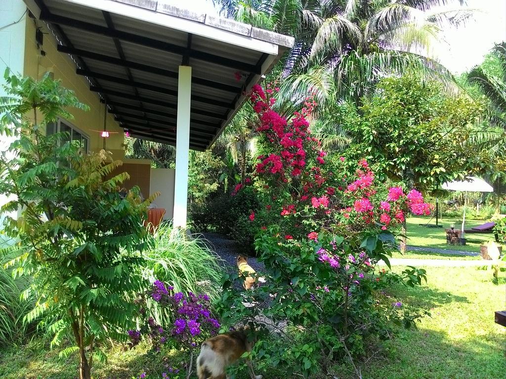 Aathid Garden Khao Lak Villa Exterior photo